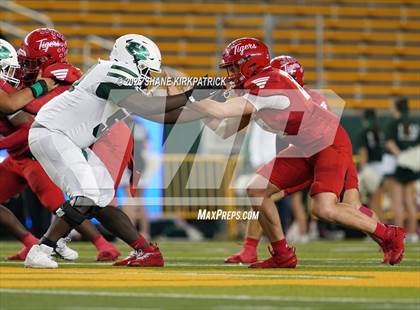 Thumbnail 2 in Terrell Vs Huntsville (UIL 5A D2 Football Area) photogallery.