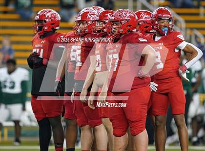 Thumbnail 3 in Terrell Vs Huntsville (UIL 5A D2 Football Area) photogallery.