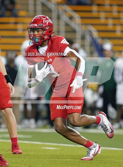 Thumbnail 2 in Terrell Vs Huntsville (UIL 5A D2 Football Area) photogallery.