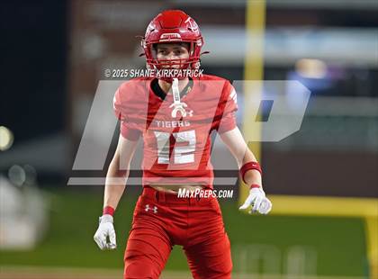 Thumbnail 3 in Terrell Vs Huntsville (UIL 5A D2 Football Area) photogallery.