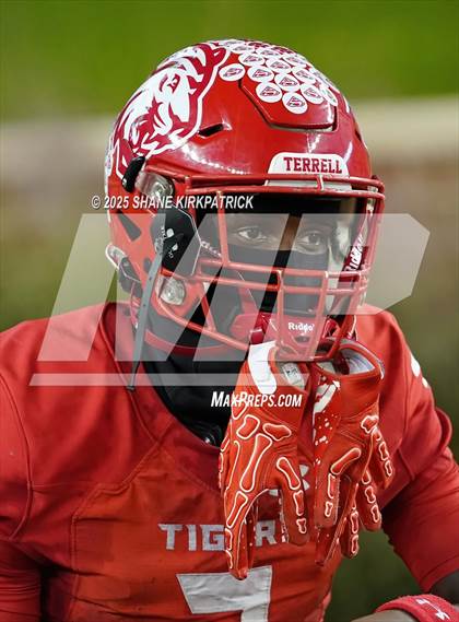 Thumbnail 1 in Terrell Vs Huntsville (UIL 5A D2 Football Area) photogallery.