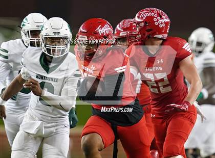 Thumbnail 2 in Terrell Vs Huntsville (UIL 5A D2 Football Area) photogallery.