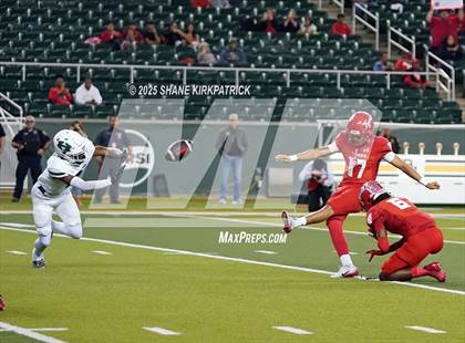 Thumbnail 3 in Terrell Vs Huntsville (UIL 5A D2 Football Area) photogallery.