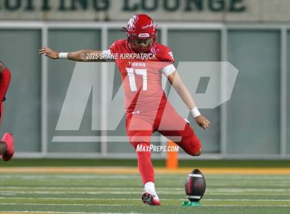 Thumbnail 3 in Terrell Vs Huntsville (UIL 5A D2 Football Area) photogallery.