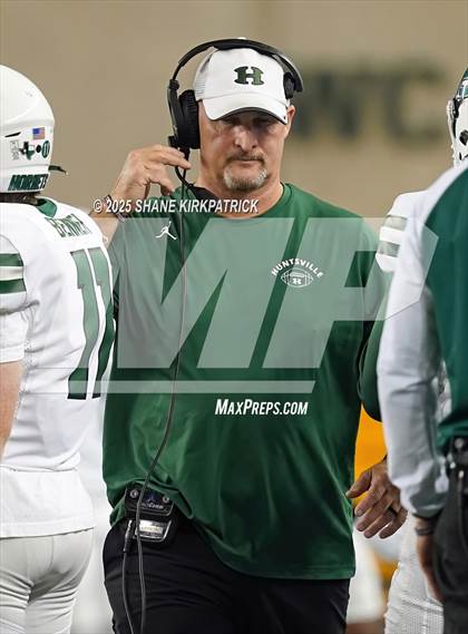 Thumbnail 3 in Terrell Vs Huntsville (UIL 5A D2 Football Area) photogallery.