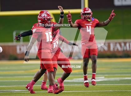 Thumbnail 2 in Terrell Vs Huntsville (UIL 5A D2 Football Area) photogallery.