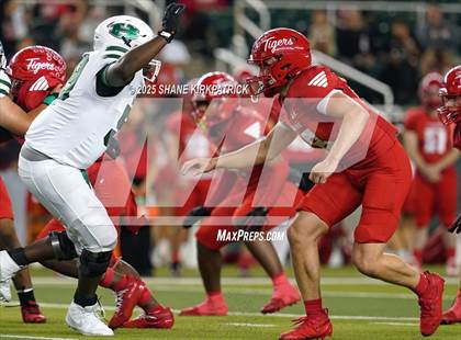 Thumbnail 1 in Terrell Vs Huntsville (UIL 5A D2 Football Area) photogallery.