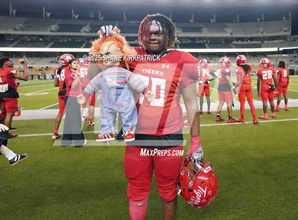 Thumbnail 2 in Terrell Vs Huntsville (UIL 5A D2 Football Area) photogallery.