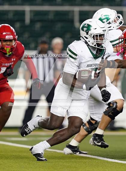 Thumbnail 1 in Terrell Vs Huntsville (UIL 5A D2 Football Area) photogallery.