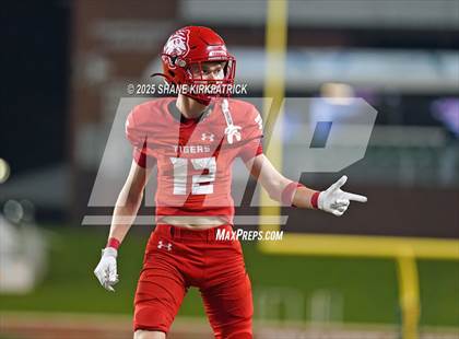 Thumbnail 1 in Terrell Vs Huntsville (UIL 5A D2 Football Area) photogallery.