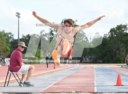 Thumbnail 1 in Brother Martin "Chubby Marks" Relays (Field Events) photogallery.
