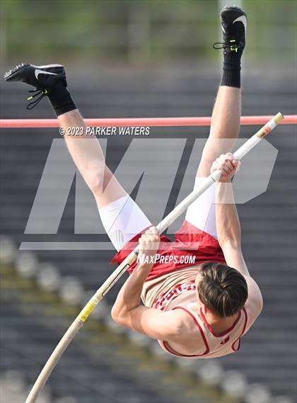 Thumbnail 3 in Brother Martin "Chubby Marks" Relays (Field Events) photogallery.
