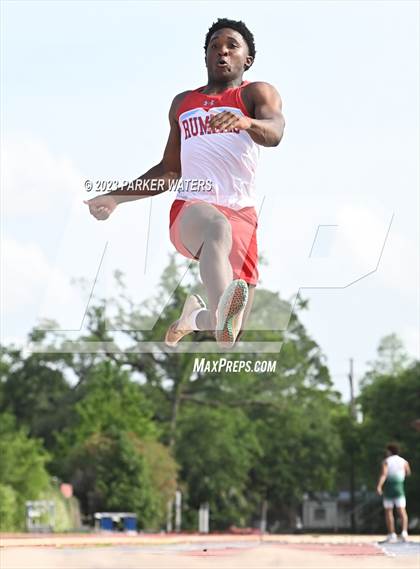 Thumbnail 3 in Brother Martin "Chubby Marks" Relays (Field Events) photogallery.