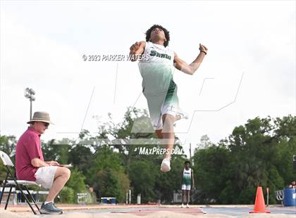 Thumbnail 3 in Brother Martin "Chubby Marks" Relays (Field Events) photogallery.