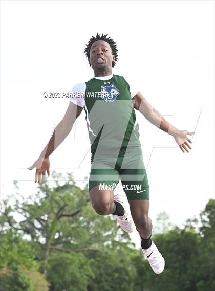 Thumbnail 1 in Brother Martin "Chubby Marks" Relays (Field Events) photogallery.