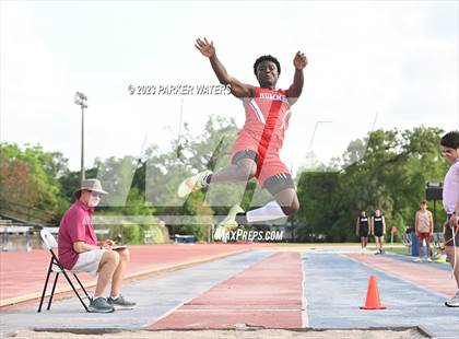 Thumbnail 2 in Brother Martin "Chubby Marks" Relays (Field Events) photogallery.
