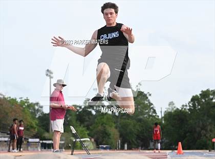 Thumbnail 3 in Brother Martin "Chubby Marks" Relays (Field Events) photogallery.