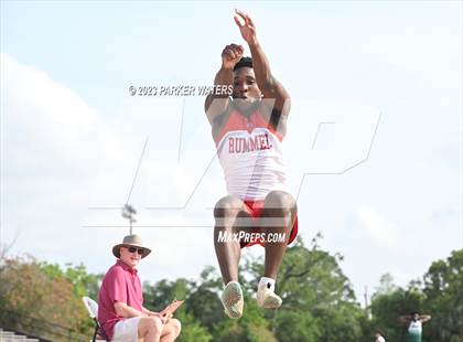 Thumbnail 1 in Brother Martin "Chubby Marks" Relays (Field Events) photogallery.