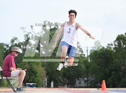 Thumbnail 3 in Brother Martin "Chubby Marks" Relays (Field Events) photogallery.