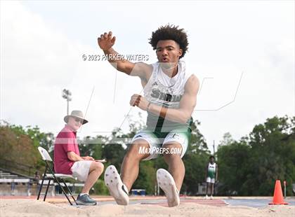 Thumbnail 2 in Brother Martin "Chubby Marks" Relays (Field Events) photogallery.