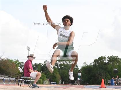 Thumbnail 1 in Brother Martin "Chubby Marks" Relays (Field Events) photogallery.