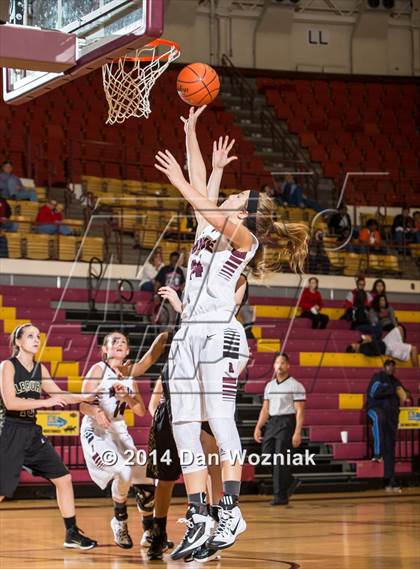 Thumbnail 1 in Cleburne vs. Bowie (Fantasy of Lights) photogallery.
