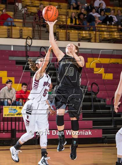 Thumbnail 1 in Cleburne vs. Bowie (Fantasy of Lights) photogallery.