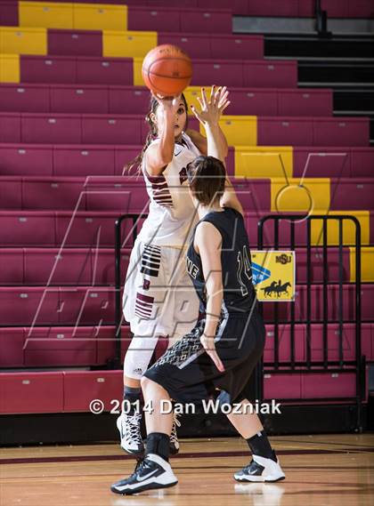 Thumbnail 1 in Cleburne vs. Bowie (Fantasy of Lights) photogallery.