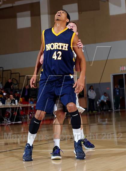 Thumbnail 3 in JW North vs. Sacred Heart Cathedral (MaxPreps Holiday Classic) photogallery.