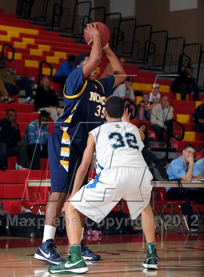 Thumbnail 2 in JW North vs. Sacred Heart Cathedral (MaxPreps Holiday Classic) photogallery.