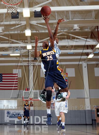 Thumbnail 3 in JW North vs. Sacred Heart Cathedral (MaxPreps Holiday Classic) photogallery.