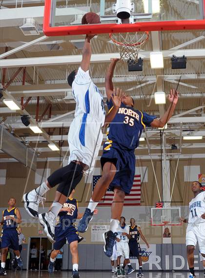 Thumbnail 2 in JW North vs. Sacred Heart Cathedral (MaxPreps Holiday Classic) photogallery.