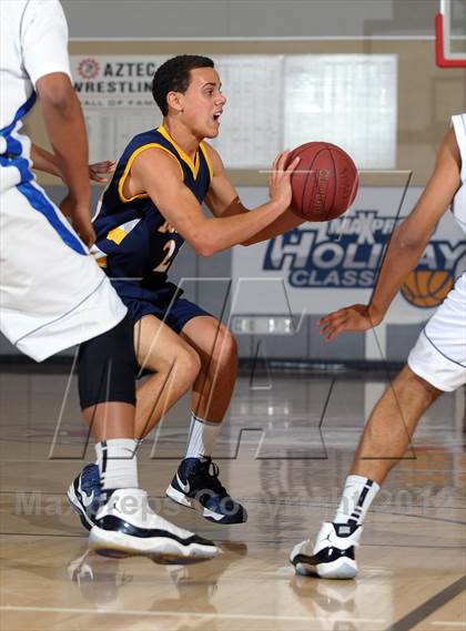 Thumbnail 3 in JW North vs. Sacred Heart Cathedral (MaxPreps Holiday Classic) photogallery.