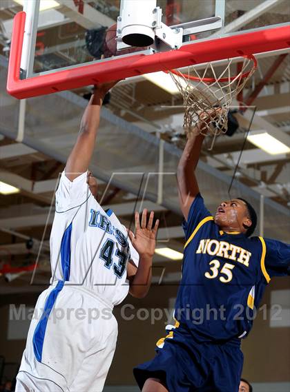 Thumbnail 1 in JW North vs. Sacred Heart Cathedral (MaxPreps Holiday Classic) photogallery.