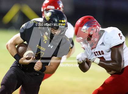 Thumbnail 3 in Metro Christian (Tulsa) @ Prairie Grove photogallery.