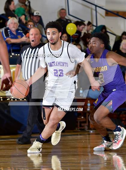 Thumbnail 1 in Archbishop Riordan vs. Sacramento (Gridley Invitational) photogallery.