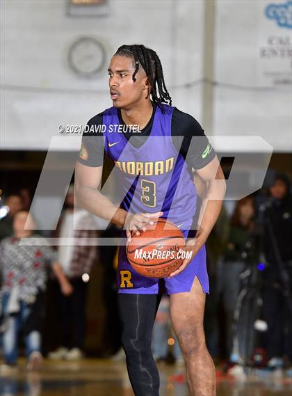Thumbnail 2 in Archbishop Riordan vs. Sacramento (Gridley Invitational) photogallery.