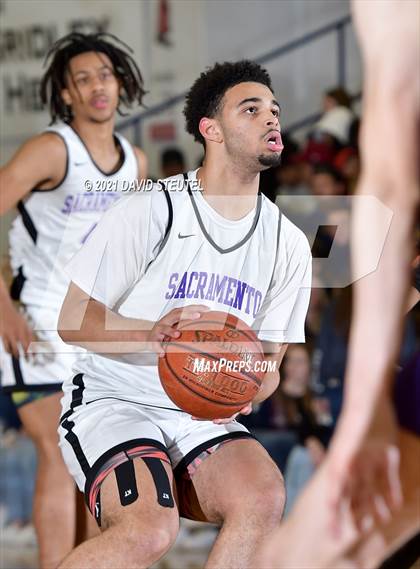 Thumbnail 2 in Archbishop Riordan vs. Sacramento (Gridley Invitational) photogallery.