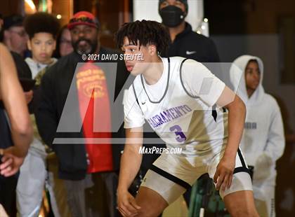 Thumbnail 2 in Archbishop Riordan vs. Sacramento (Gridley Invitational) photogallery.