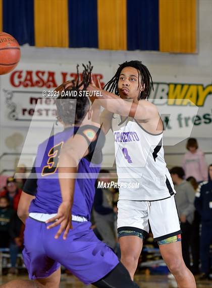 Thumbnail 2 in Archbishop Riordan vs. Sacramento (Gridley Invitational) photogallery.