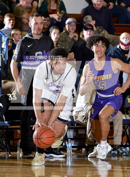 Thumbnail 2 in Archbishop Riordan vs. Sacramento (Gridley Invitational) photogallery.