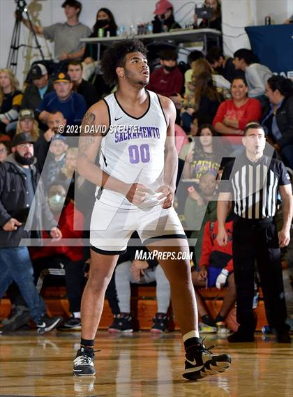 Thumbnail 3 in Archbishop Riordan vs. Sacramento (Gridley Invitational) photogallery.