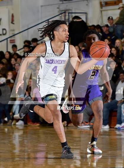 Thumbnail 3 in Archbishop Riordan vs. Sacramento (Gridley Invitational) photogallery.
