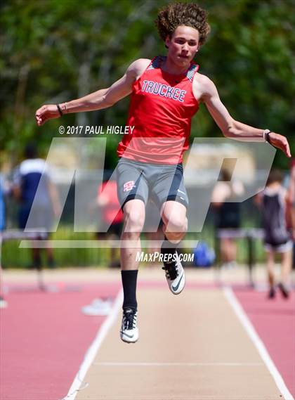 Thumbnail 2 in West Valley Invitational photogallery.