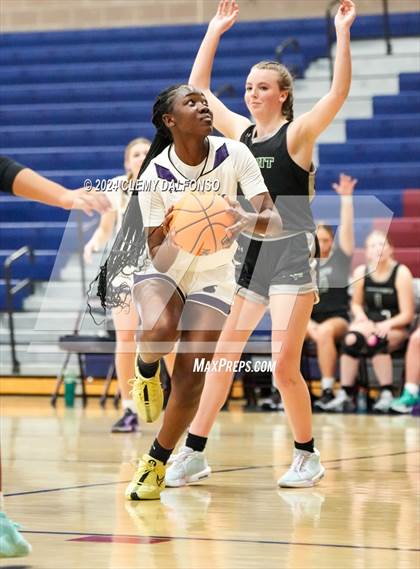 Thumbnail 2 in Denver South vs Summit (Dakota Ridge High School) photogallery.