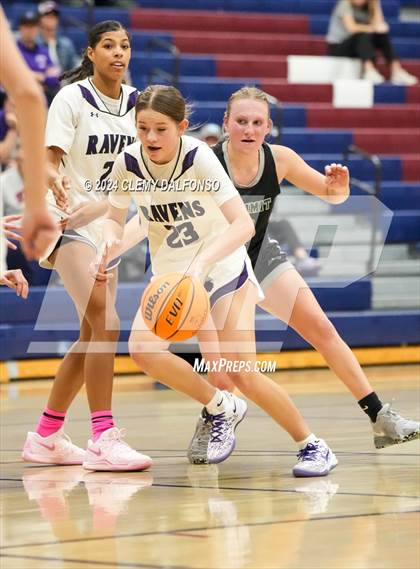 Thumbnail 3 in Denver South vs Summit (Dakota Ridge High School) photogallery.