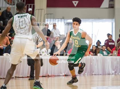 Thumbnail 3 in Weaver vs. Roselle Catholic (Spalding Hoophall Classic) photogallery.