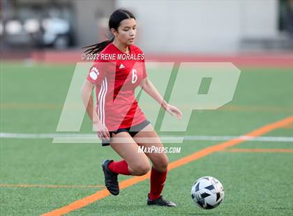 Thumbnail 2 in Flintridge Sacred Heart vs Mayfield photogallery.