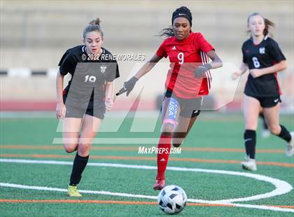 Thumbnail 1 in Flintridge Sacred Heart vs Mayfield photogallery.