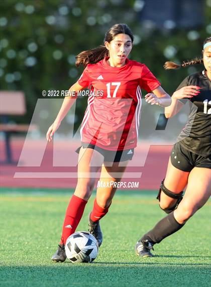 Thumbnail 2 in Flintridge Sacred Heart vs Mayfield photogallery.